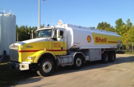 Un de nos nombreux camions qui font la livraison du mazout(huile à chauffage), essence et diesel dans l'abitibi, l'Outaouais et les laurentides